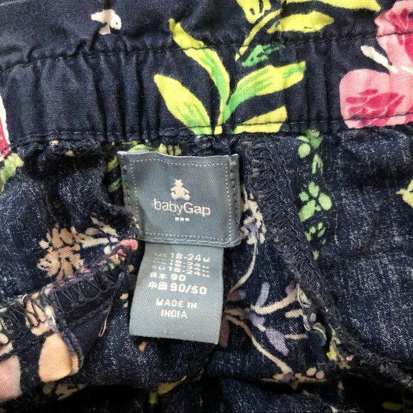Like New Baby Gap floral shorts 18-24 months - Picture 3 of 3